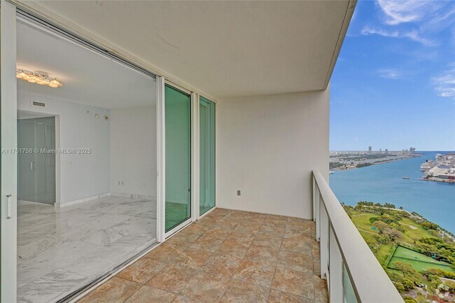 Building Photo - 1040 Biscayne Blvd Unit 3608 Rental