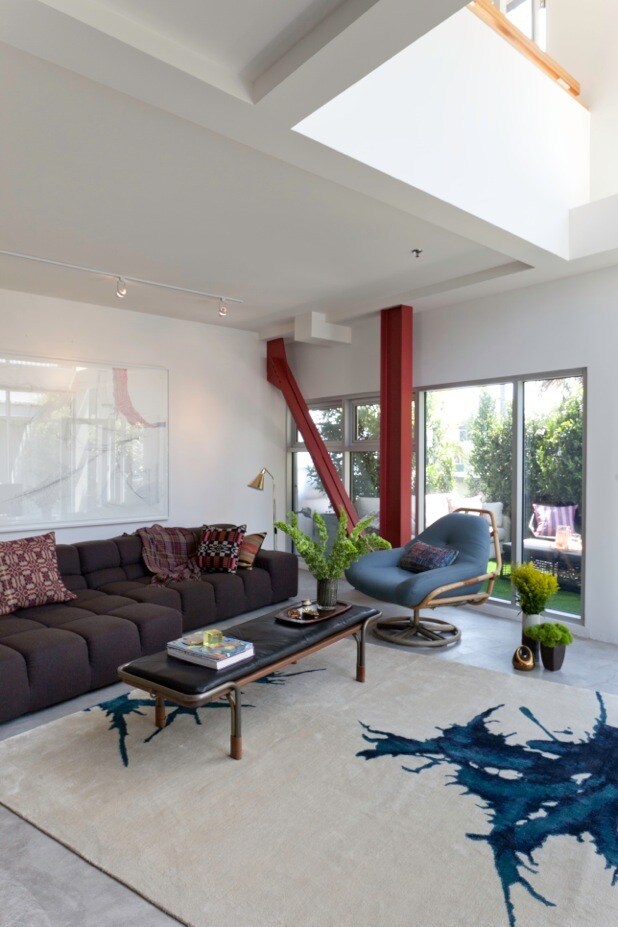 Open living area, indoor/outdoor living - 615 Hampton Dr Unit D301