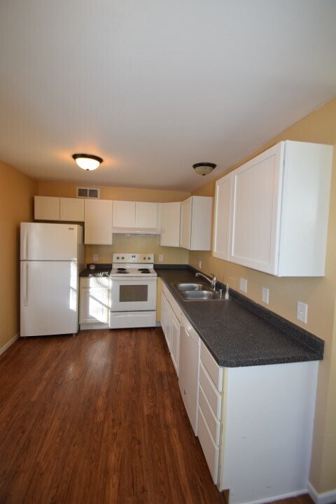 Photo - 5718 Balsam Rd