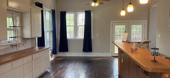 Photo - 2 br, 2 bath House - 610 Nolan St