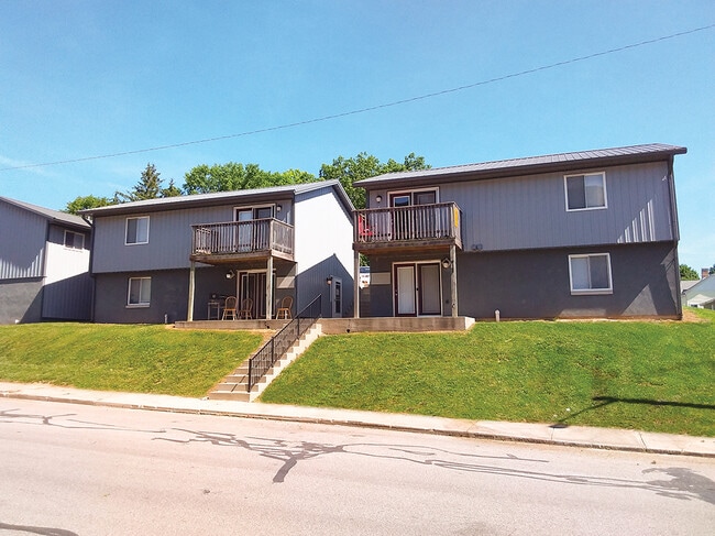 Building Photo - 110 1/2 E Blaine St Unit 110 1/2 E. Blaine
