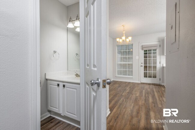 400 E 24th Ave
