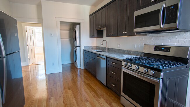 Photo - 11 Strathmore Rd Unit 3