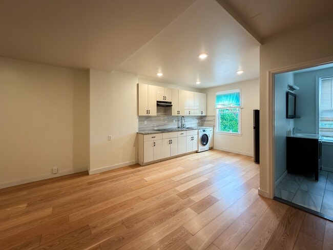Photo - 2129 Pine St Unit 3F