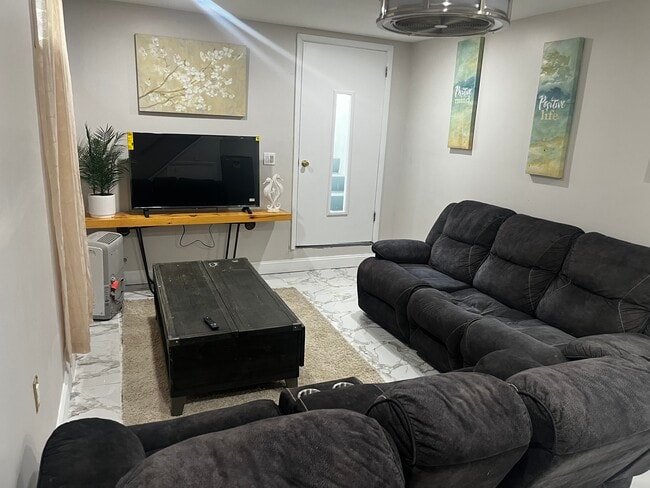 390 Cedar Hill Rd
