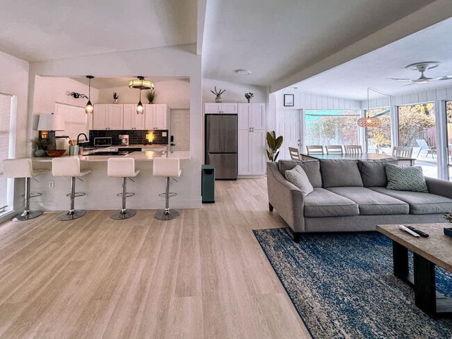 Building Photo - 3225 Pickfair St Unit SI ID1470318P