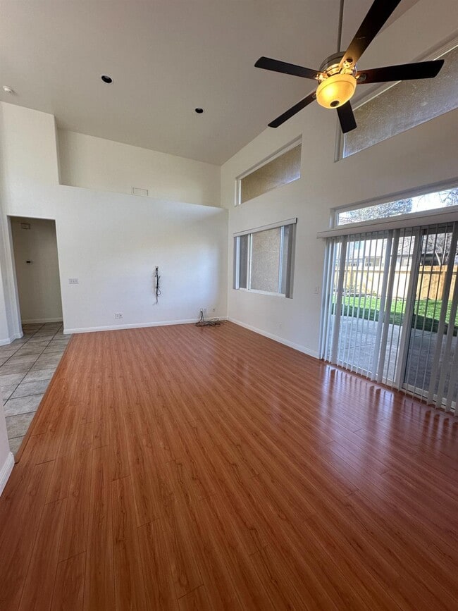 Photo - 7351 N Bain Ave