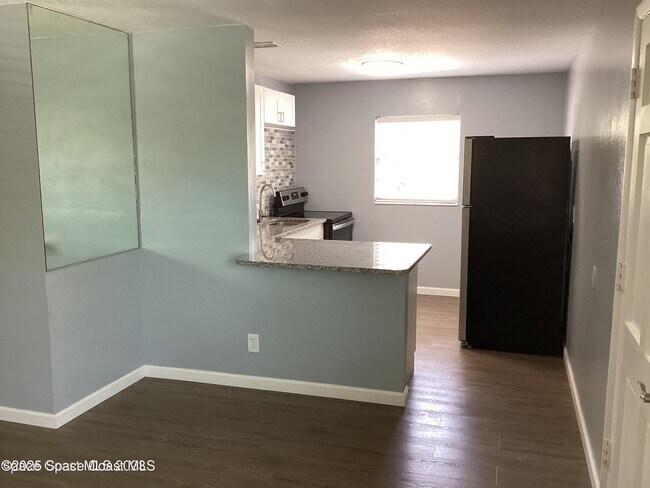 Photo - 350 Woodland Ave Unit 7