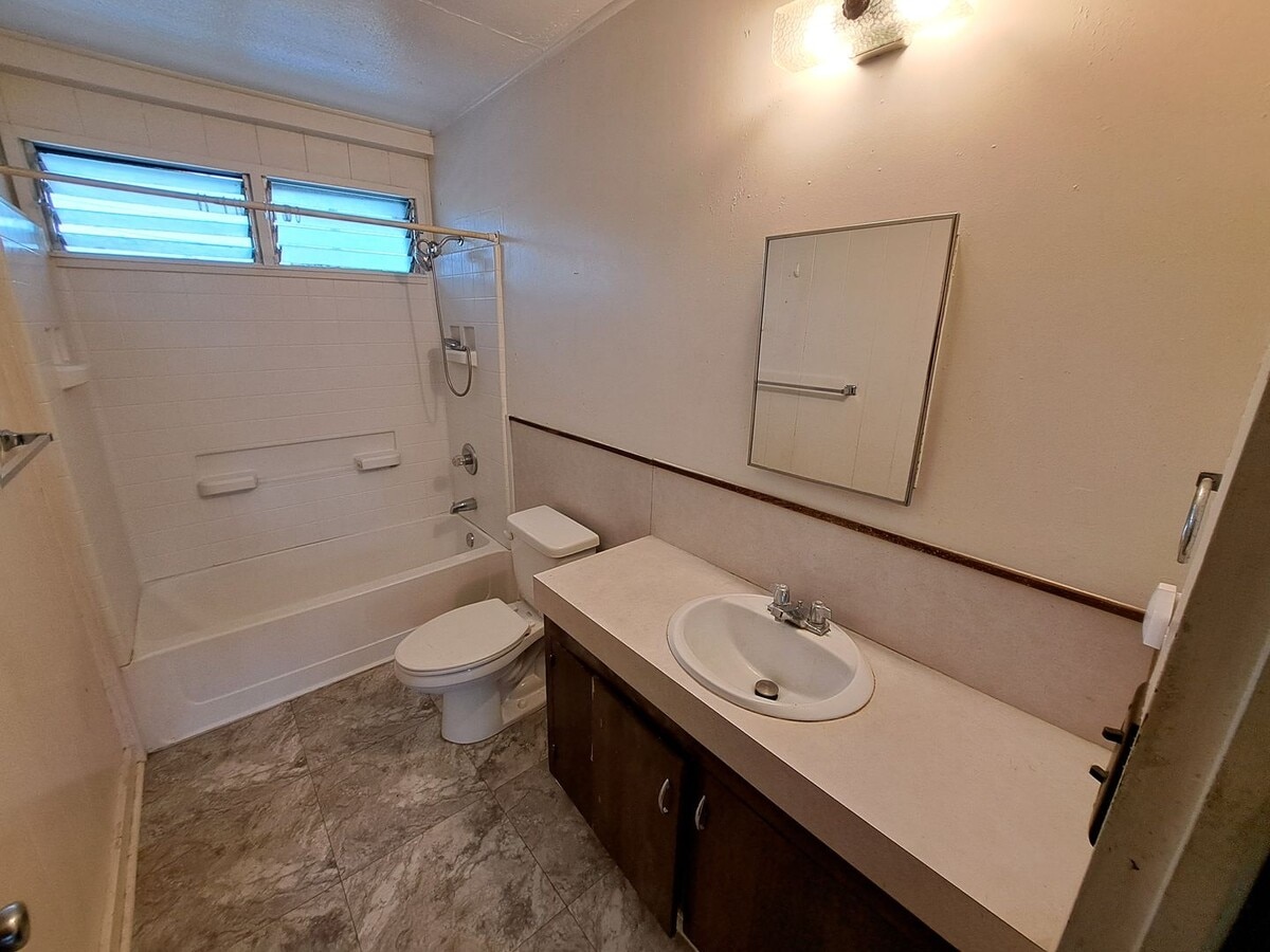 Photo - Large Studio Apartment - Unfurnished with AC Unit 209