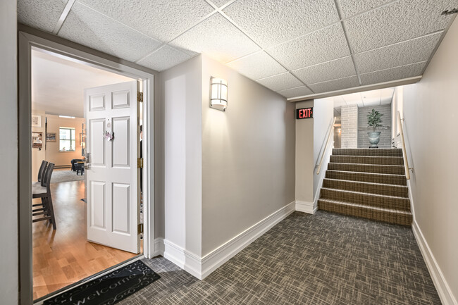 Entrance and hallway - 270 E Highland Ave Condo Unit 426