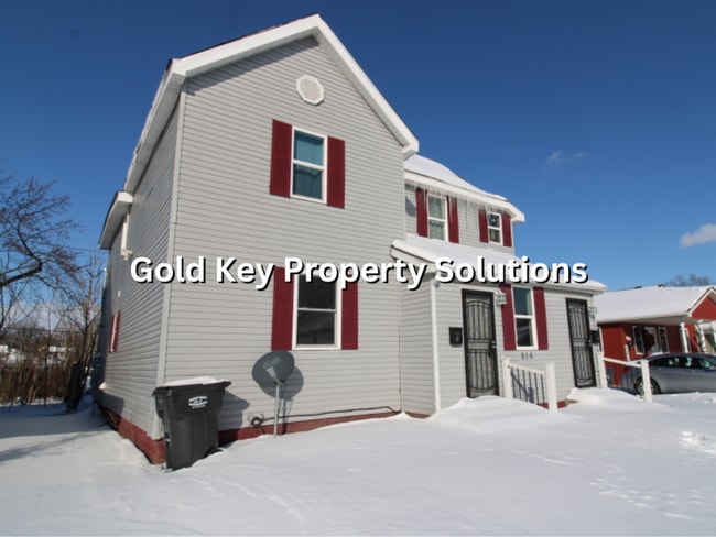 Photo - 816 W 11th St Unit 816 W 11th St Apt #1