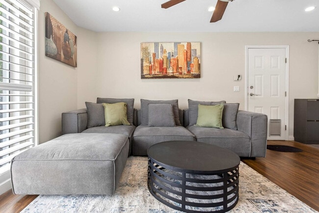 8470-142A 142a St Unit SI ID1569585P