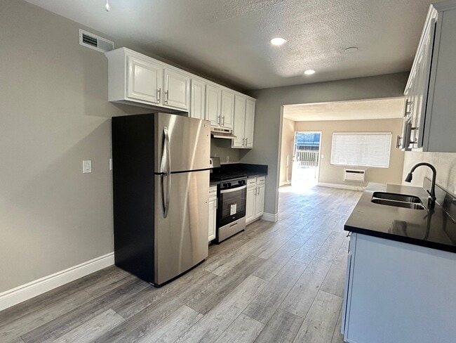 Photo - Palm View Apartments