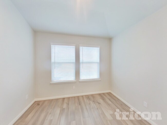 Photo - 5804 Zoey Wy