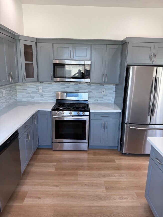 Photo - 1147-1149 1/2 Tamarind Ave Unit 1147