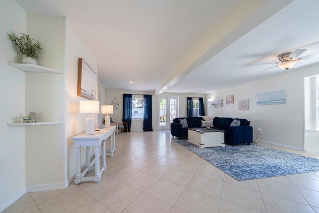 Photo - 4464 E Riverside Dr