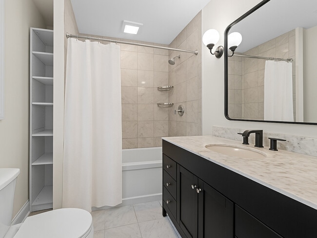 Photo - 7517-19 Oxford Dr