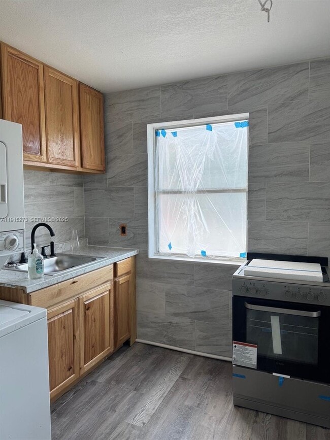 Photo - 46 S Oleander Ave