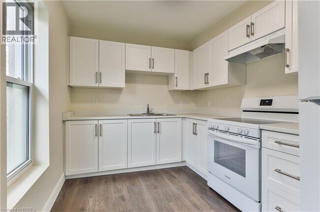 Photo - 321 Dalhousie St