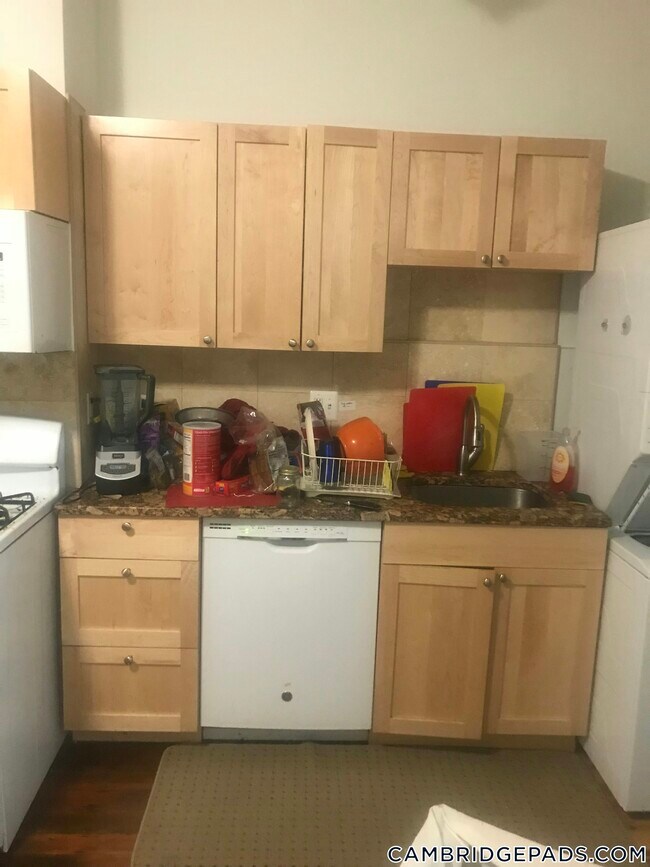 Photo - 254 Windsor St Unit 1R