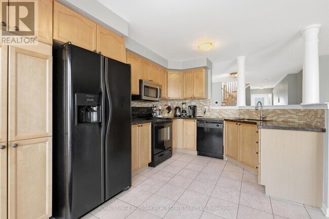 Photo - 2285 Colbeck St