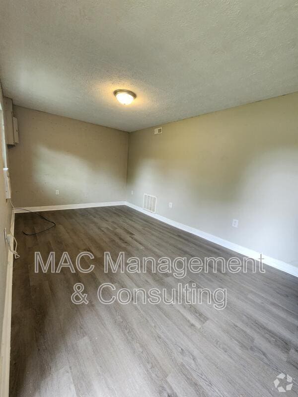 Building Photo - 315 Pippin Rd Rental