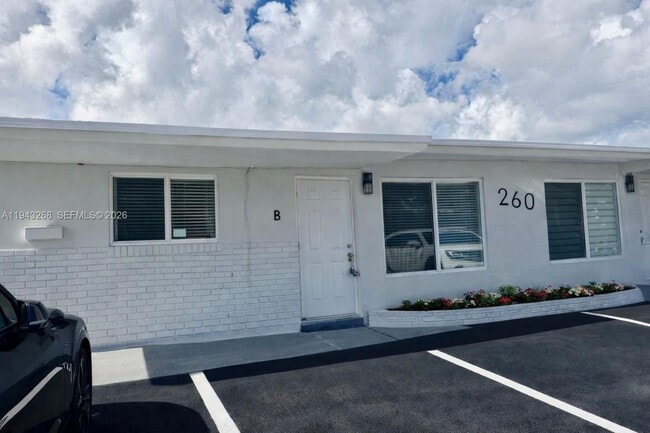 Photo - 260 SW 8th Ave Unit B