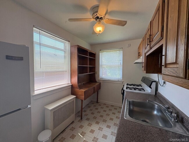Photo - 263-45 73rd Ave Unidad 2nd Floor