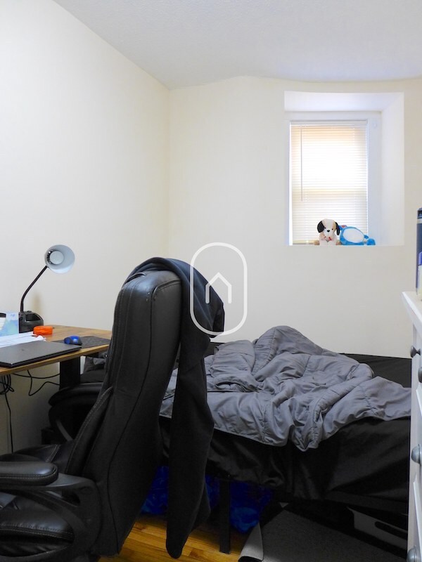 Photo - 662 Massachusetts Ave