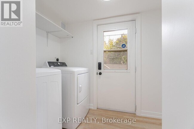 Photo - 716 Brock Ave