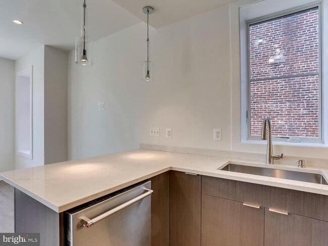 Photo - 503 O St NW