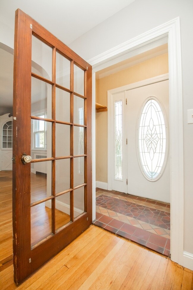 Photo - 1165 W Boylston St