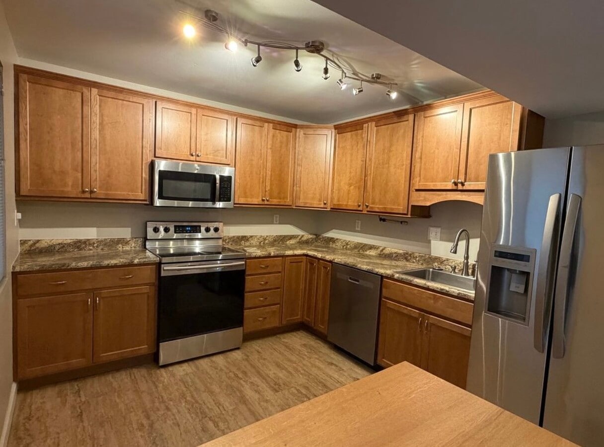 Photo - 463 Down Hill Dr