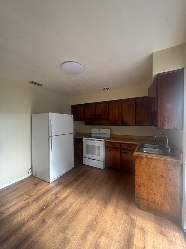 Photo - Cozy 3 Bedroom Home in Quiet Community | Hardwood Floors | Large Yard