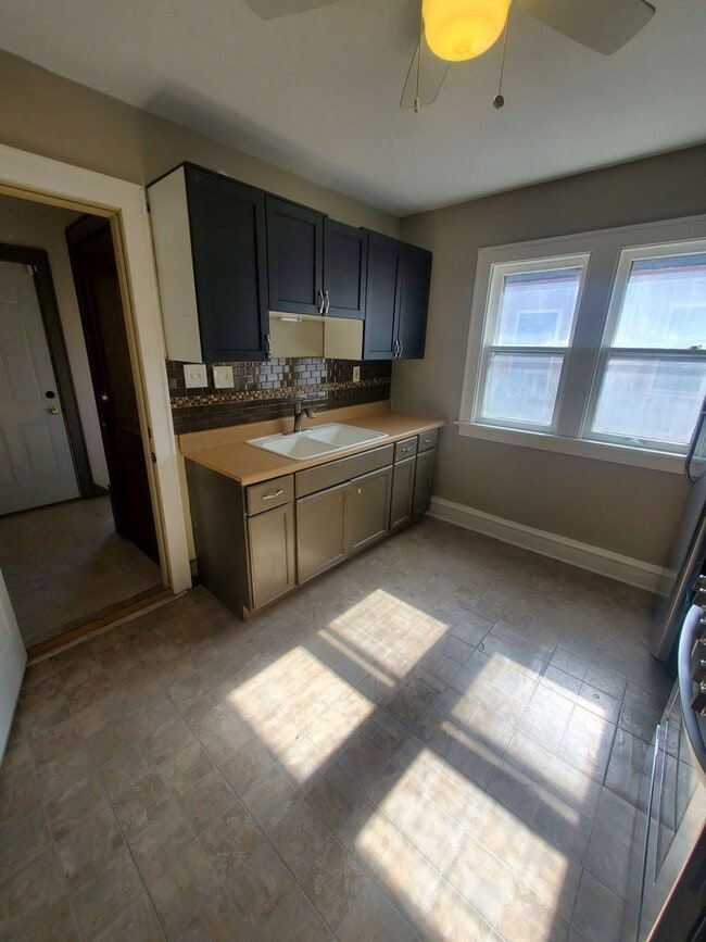 Photo - 3166-3168 N 39th St. (Duplex) Unit 3168 Upper