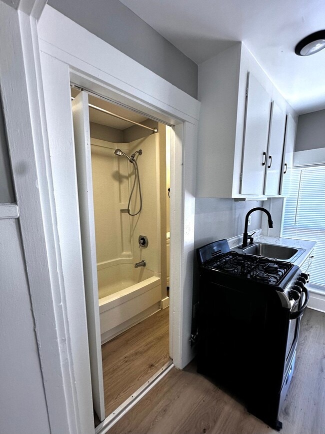 320 Lowell St Unit 3