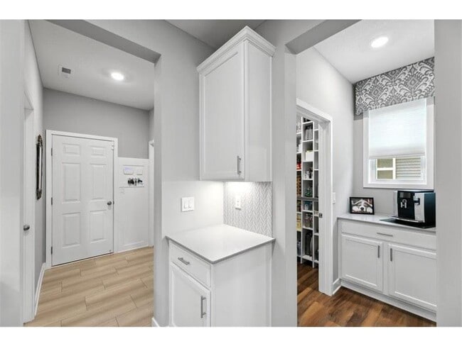 Photo - 9337 Bridle Way