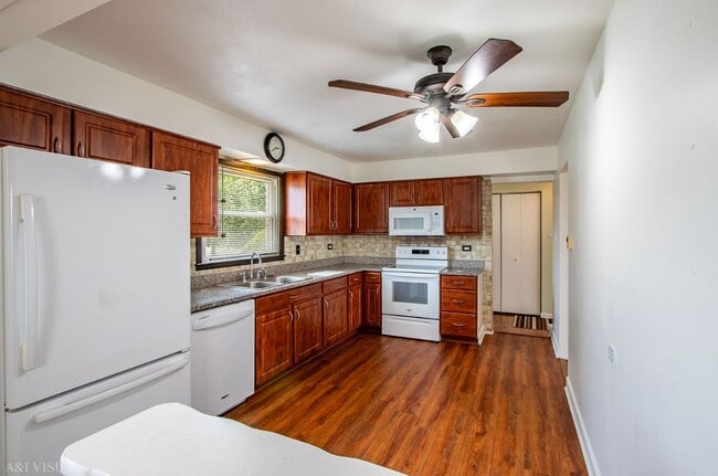 Photo - 644 Patricia Ln