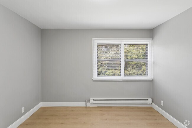 4BR, 1BA - 1,200 SF - Bedroom