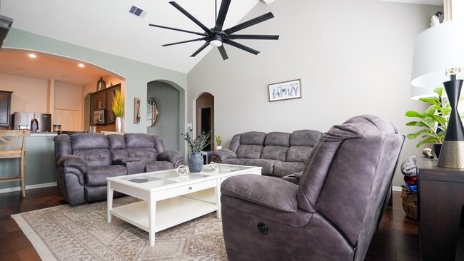 Photo - 2109 Mooncrest Dr