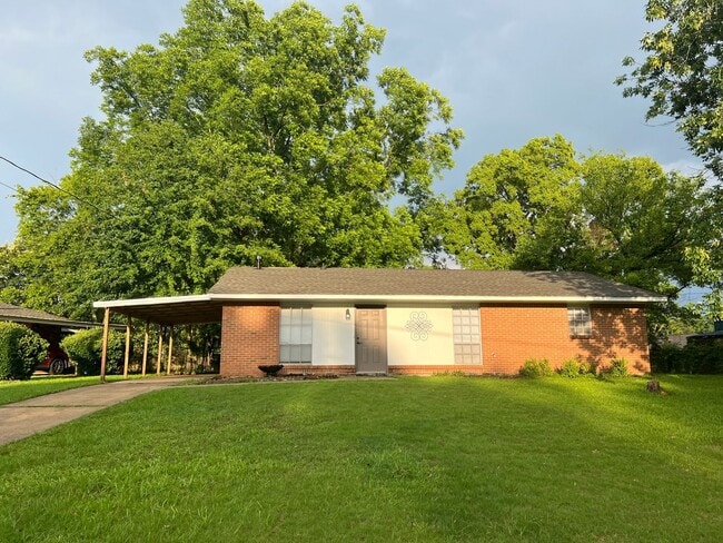 Building Photo - Home for rent in Prattville