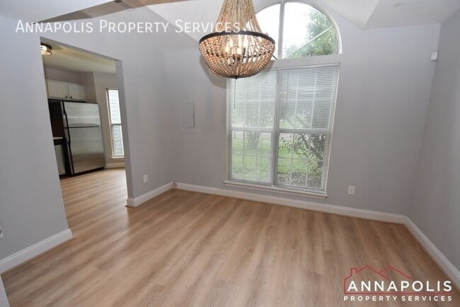 Photo - 906 Windwhisper Ln