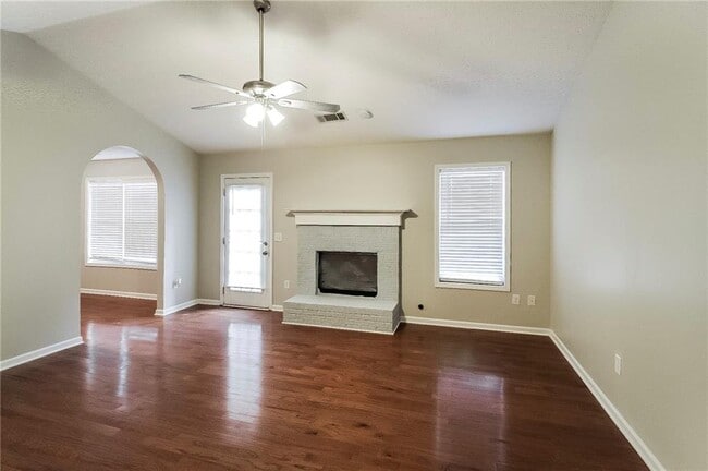 Photo - 3221 Victoria Pl Dr