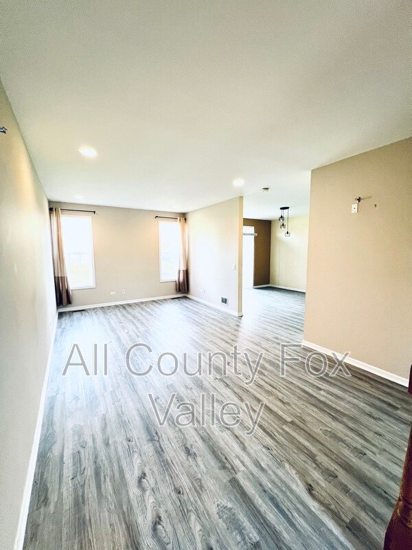 Photo - 1119 Loganbury Ct