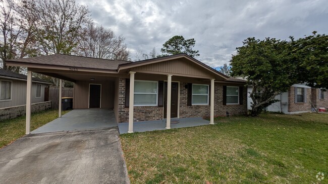 Building Photo - 7650 Club Duclay Dr Rental