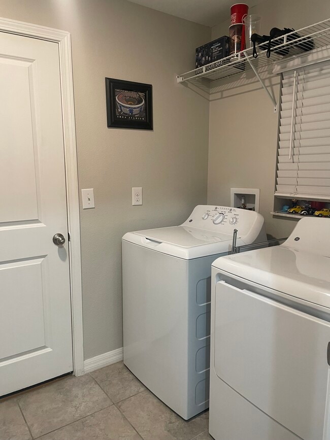 Photo - 17044 Yellow Pine St