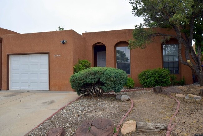 Building Photo - 2 Master Suites, Private Backyard! Bonus Enclosed screen porch/patio! Call today!