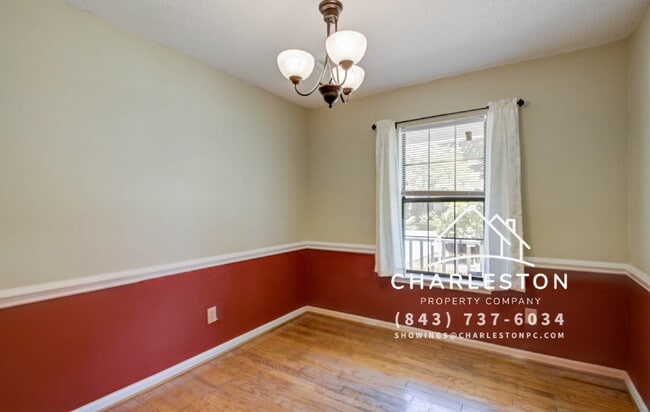 Photo - 33 Paddlecreek Ave