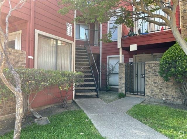 Building Photo - 9827 Walnut St Unit 205 Rental