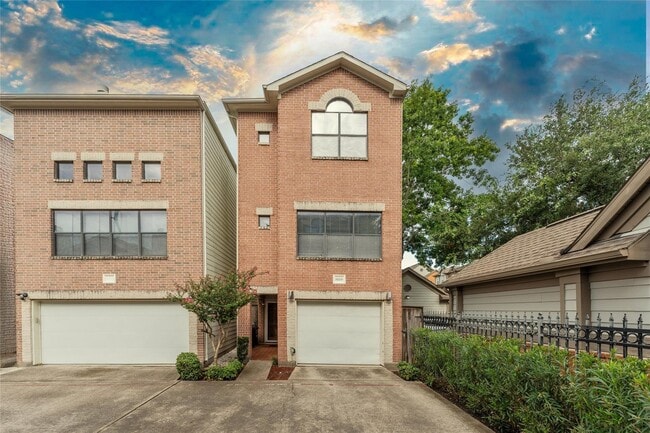 Photo - 8666 Meadowcroft Dr Casa